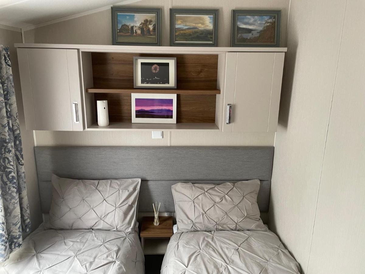 Beautiful 2 Bedroom Lodge With Stunning Views 블레어아톨 외부 사진